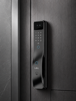 Lavora Verta black gloss smart door lock installed on a dark wood door